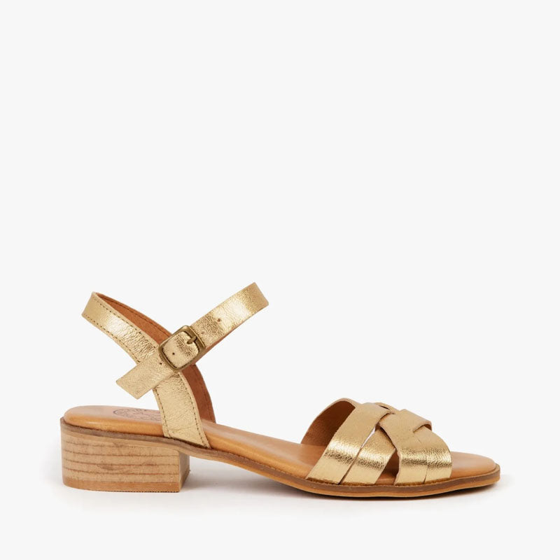 Easy street best sale goldie women's sandals