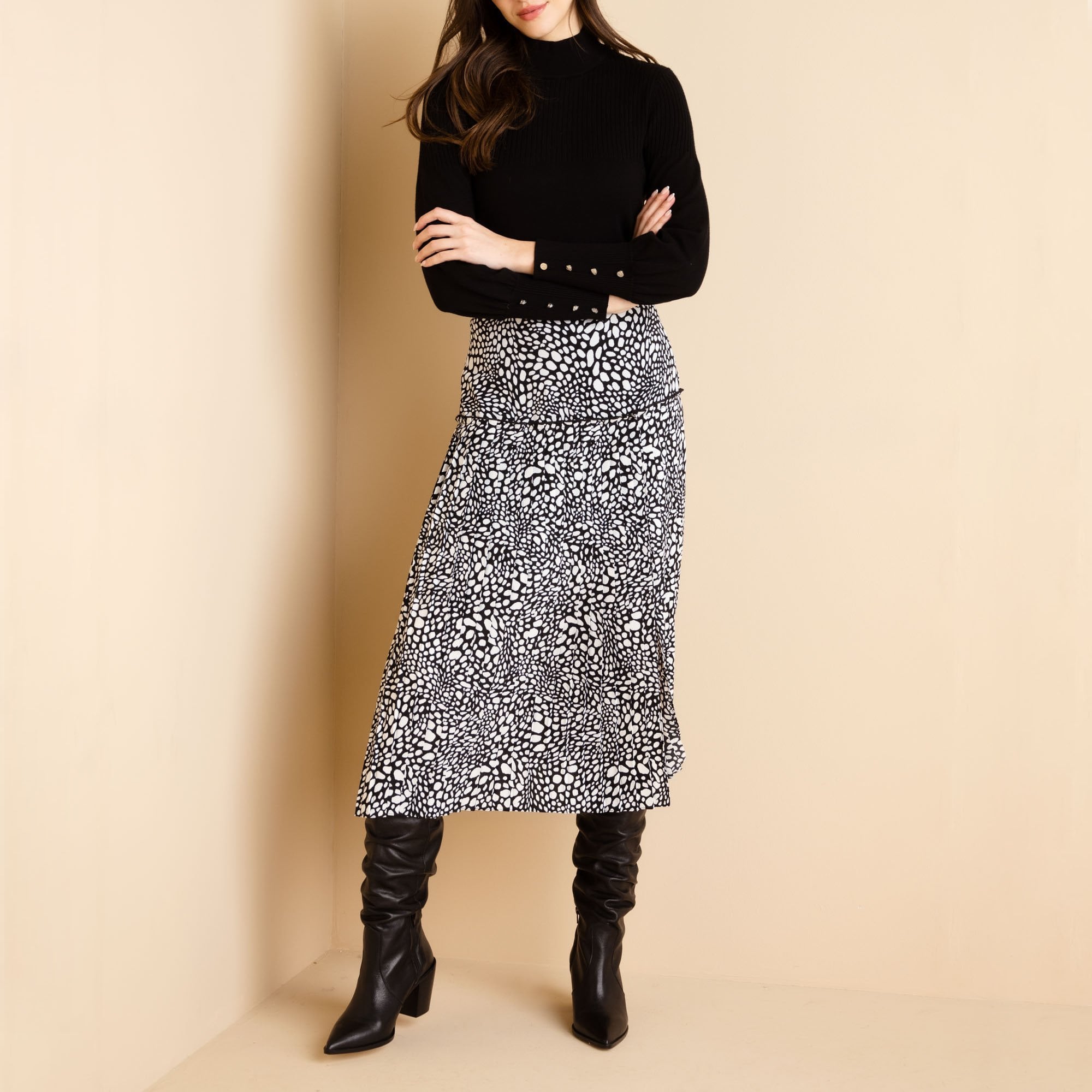 Printed Midi Skirt In Black White Collen Clare