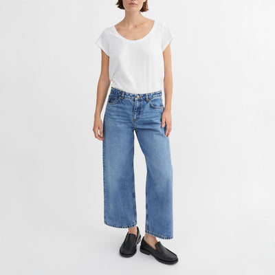 Taylor Cropped Jeans in Worn Mid Blue