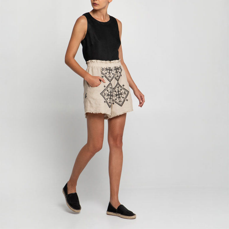 GREEK ARCHAIC KORI Lefkada Shorts in Beige/Black