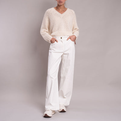 Aloa V Neck Jumper in Ecru