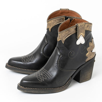 Salvaje Boots in Kansas/Black