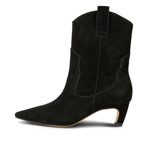 Dicte Suede Boots in Black