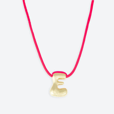 LA MOME BIJOU E Initial Joy Letter Necklace in Gold