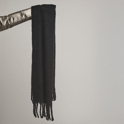 Gella Scarf in Black