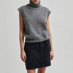 Ilya Knit Vest in Dark Grey Melange