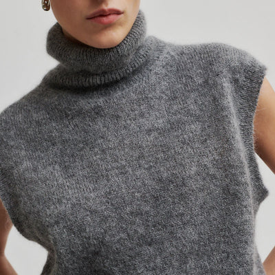 Ilya Knit Vest in Dark Grey Melange