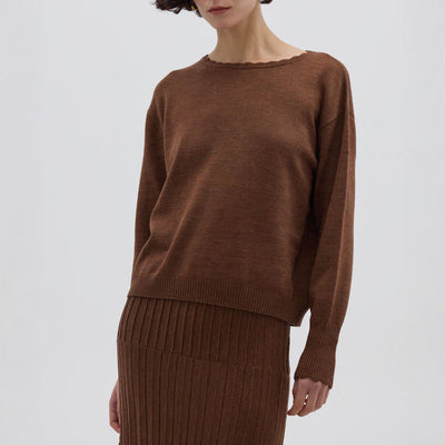 IRIS & WOOL Core Merino Logo Sweater in Walnut Melange