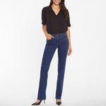 Marilyn Straight Leg Jeans in Quinn