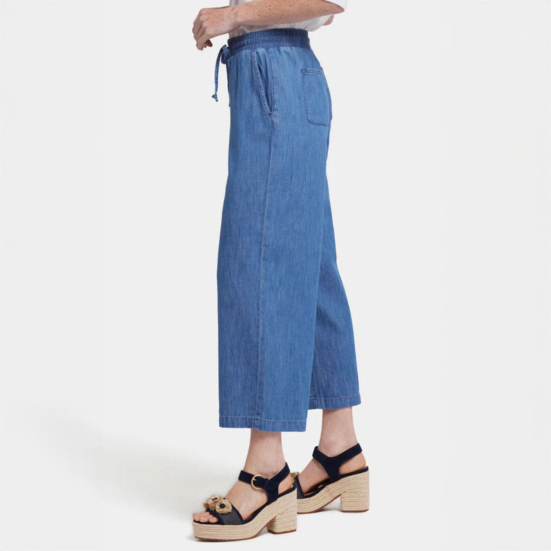 Jayne Pull On Wide Leg Ankle Jeans in Everly