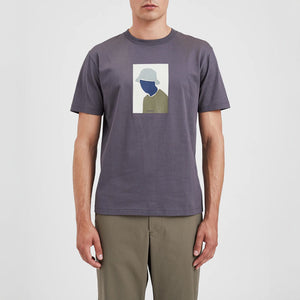 Johannes Organic Bucket Hat Print T-Shirt in Magnet Grey