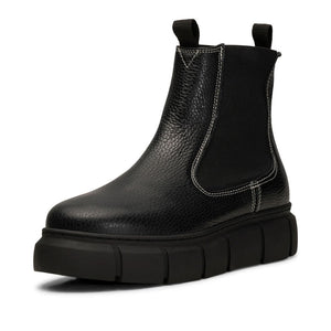 Tove Leather Chelsea Boots in Black