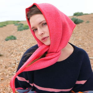 Triangle Headscarf in Red Edge