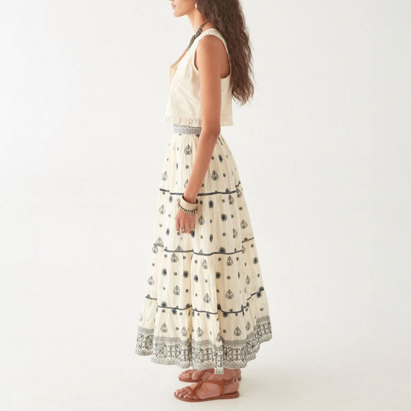 MAISON HOTEL Charlotte Skirt in Off White