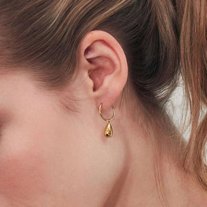 Drop Mini Earrings in Gold