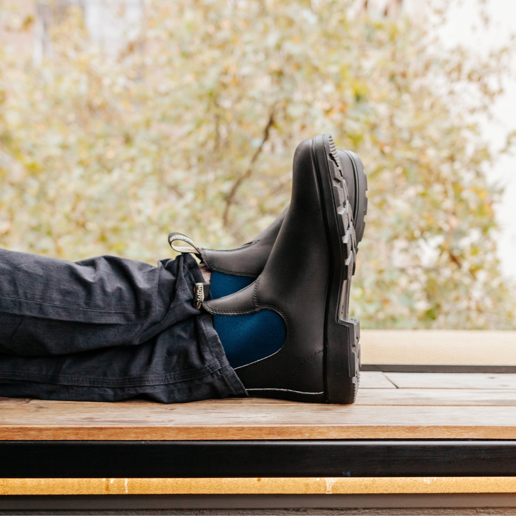 1917 Leather Boots with Blue Elastic in Voltan Black Collen