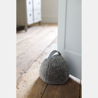 Chairmans Doorstop in Mole